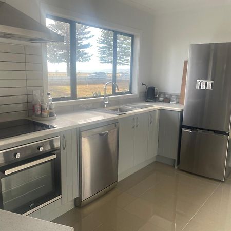 Te Awa Holiday Home Нейпир Экстерьер фото